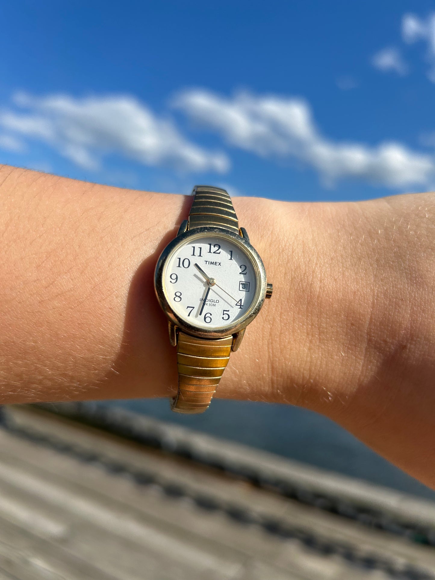 2007 Timex Date Window White Dial Gold Case Quartz Watch