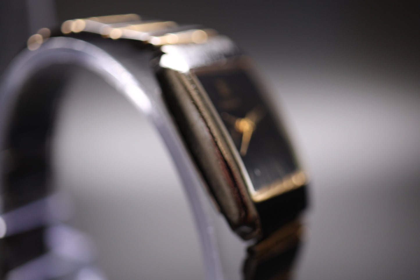 1990 Pulsar Women's Tank Quartz Watch Ref. 081246, V401-6080