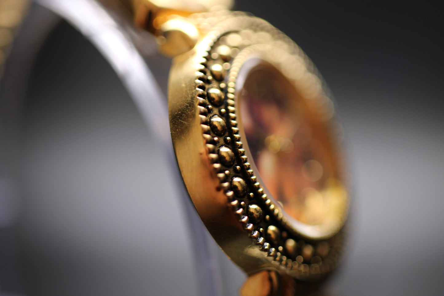 1995 Seiko Instruments Inc. Cherub Sistine Madonna Quartz Watch Ref. F67611-7