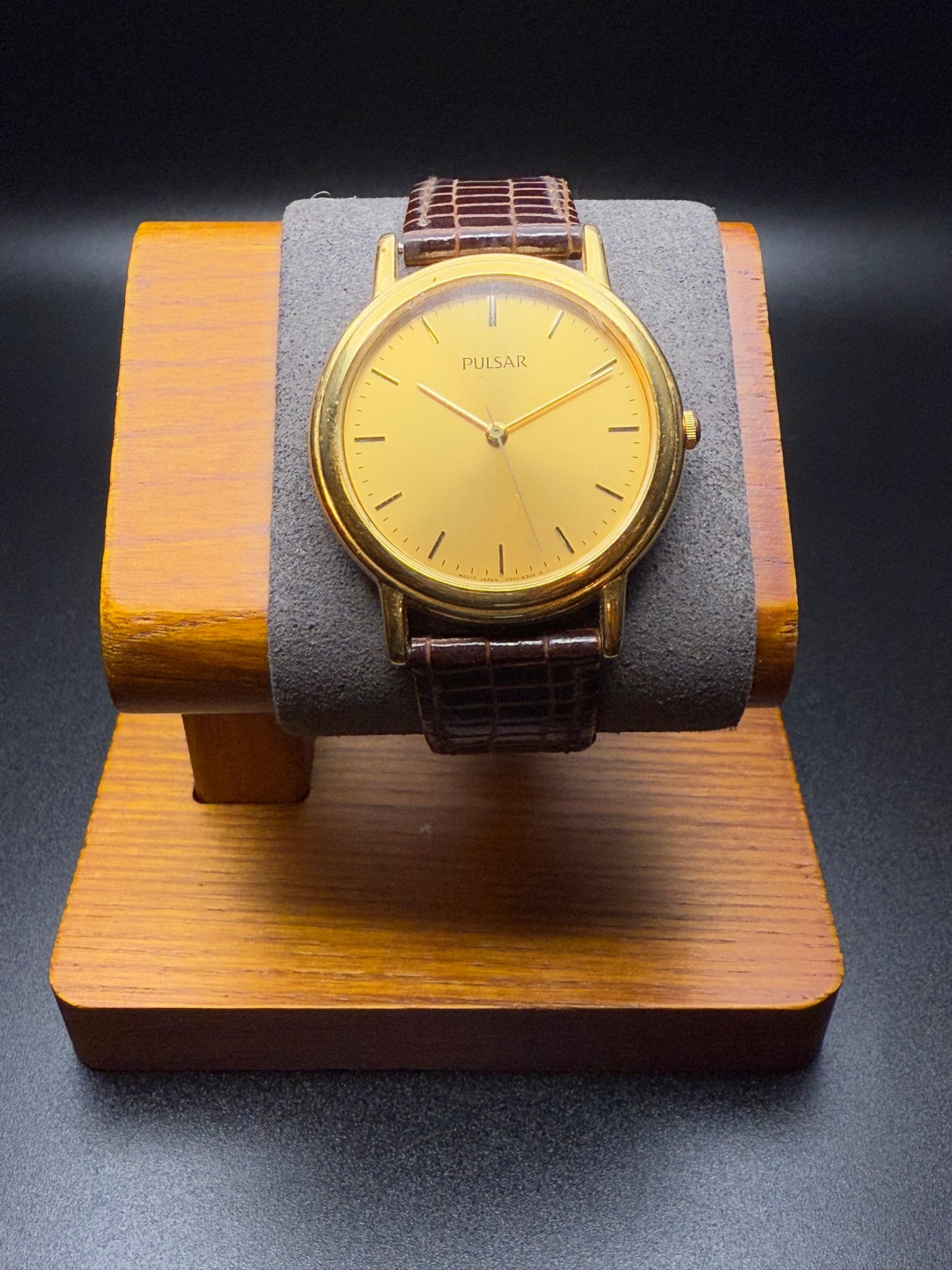 1987 Pulsar Golden Quartz Watch Ref. 608687