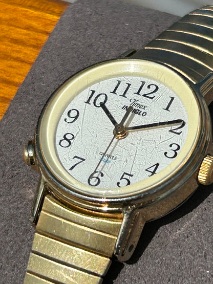 1995 Timex White Dial Yellow Rehaut Indiglo Quartz Watch Ref. 44687