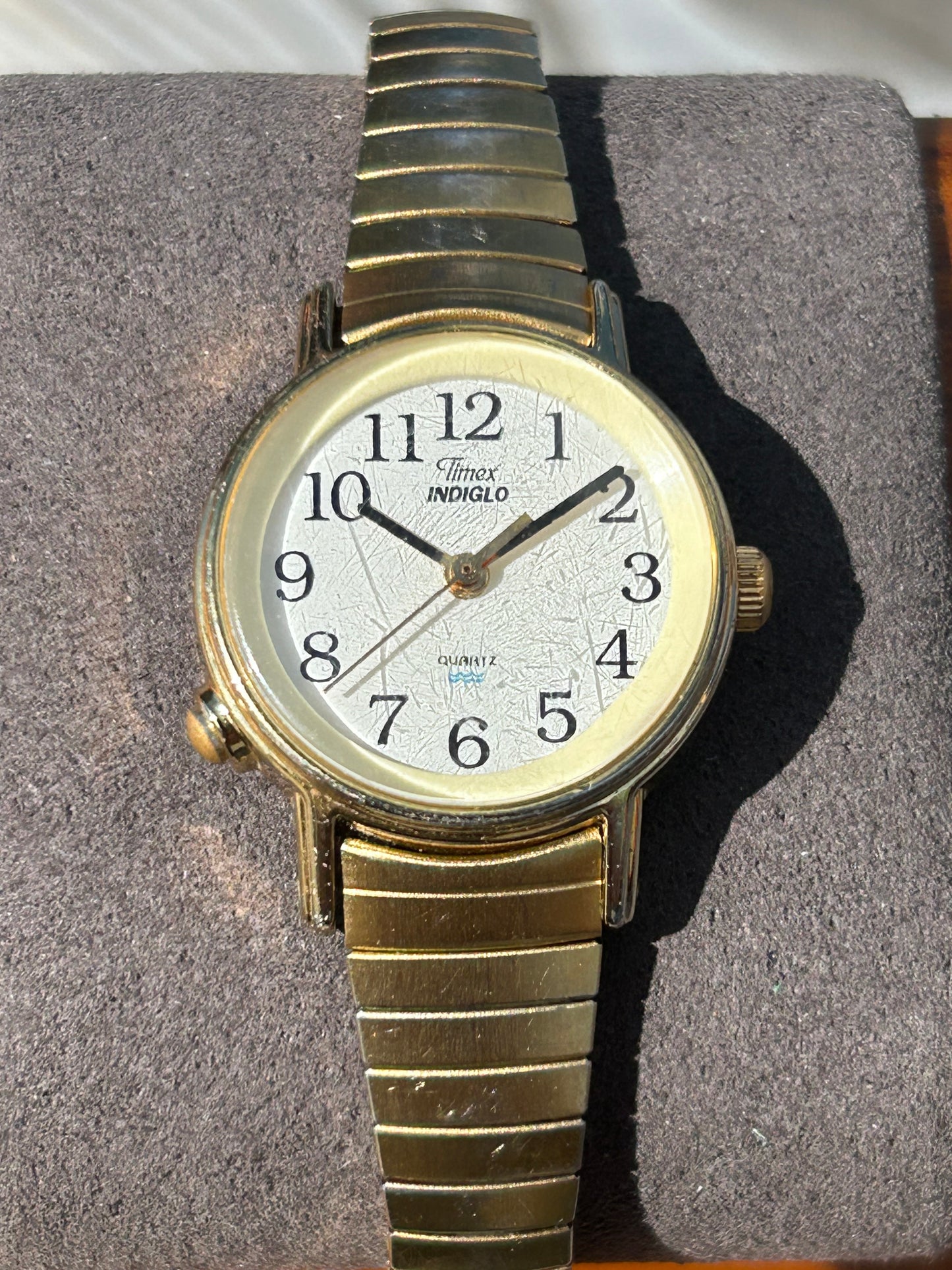 1995 Timex White Dial Yellow Rehaut Indiglo Quartz Watch Ref. 44687