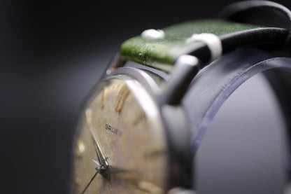 1947 Gruen 25-Jewel Stunning Patina Autowind Automatic Watch Ref. 570 SS-114