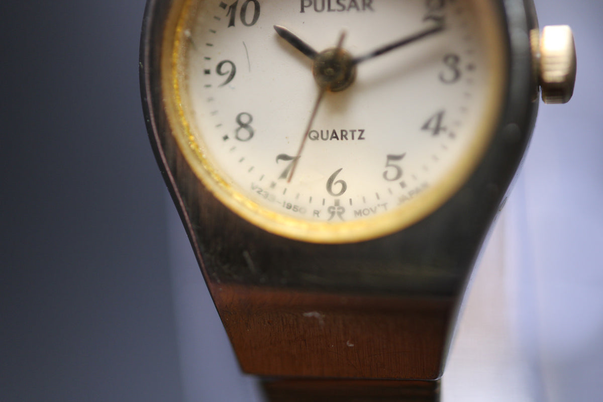 1986 Pulsar Ladies Quartz Gold Dress Watch Ref. 680998