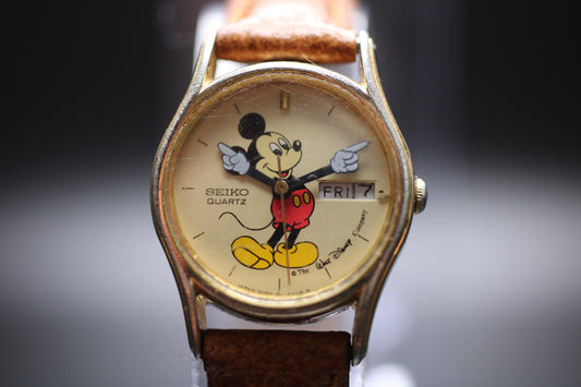 1987 Seiko Mickey Mouse Character Arm Daydate Quartz Watch Ref. 7N2258