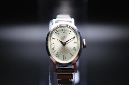 1974 Timex Cavatina Ladies Mechanical Roman Numerals Oval Watch Ref. 5005002374