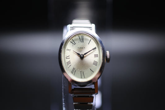 1974 Timex Cavatina Ladies Mechanical Roman Numerals Oval Watch Ref. 5005002374