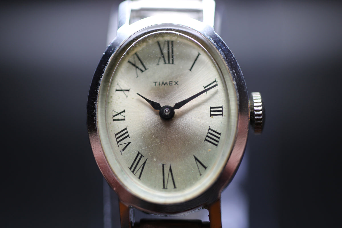 1974 Timex Cavatina Ladies Mechanical Roman Numerals Oval Watch Ref. 5005002374