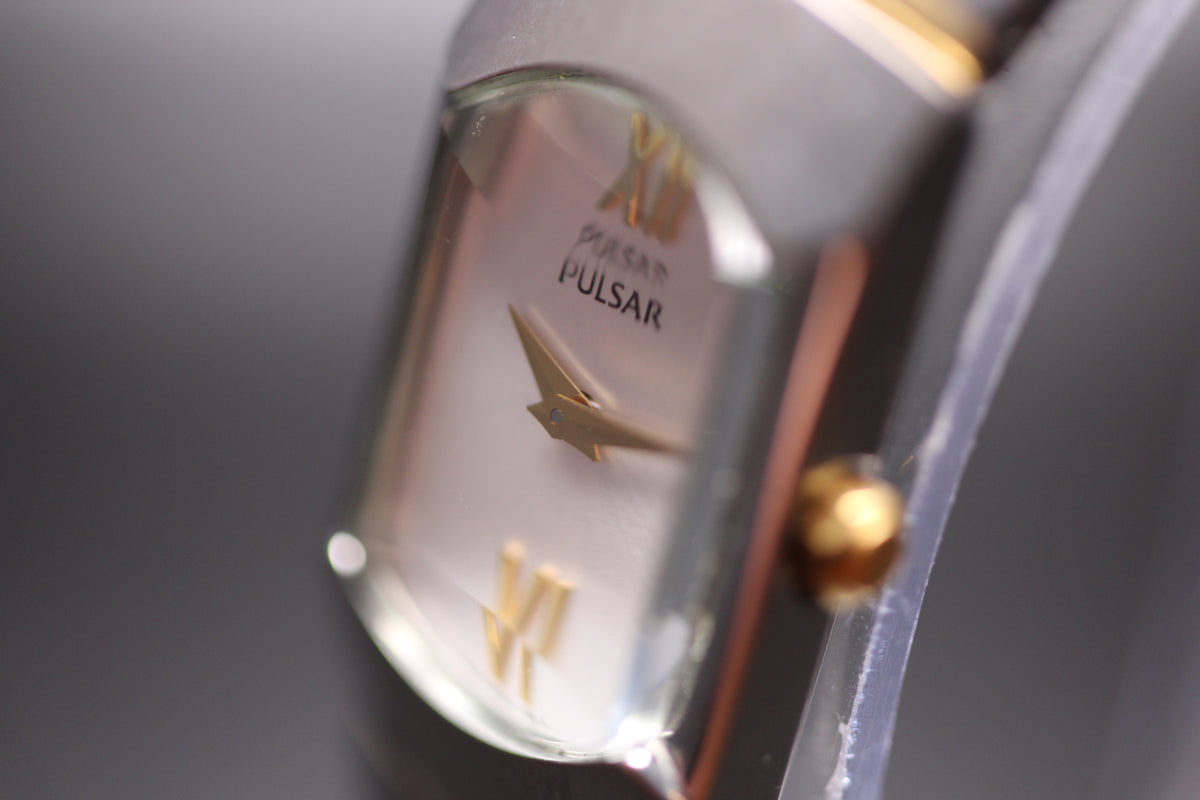 2003 Pulsar Ladies Quartz Integrated Bracelet Sports Watch Ref. 380362
