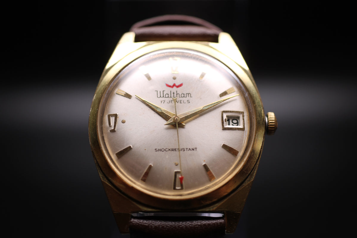 1960s Waltham Watch Co. Shockresistant 17-Jewel Mechanical Watch