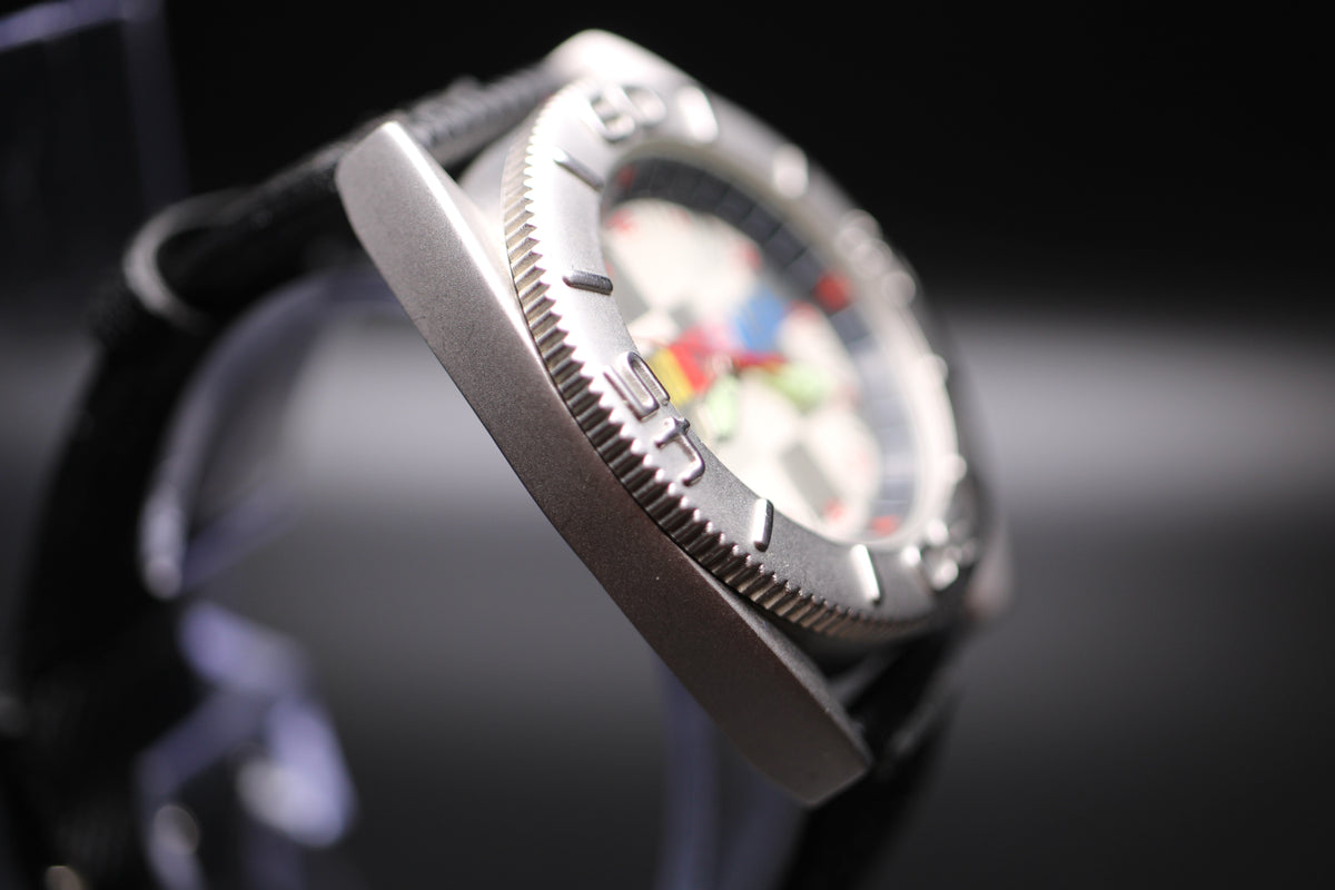 2000 NASCAR Rotating Bezel Checkered Flag Quartz Watch