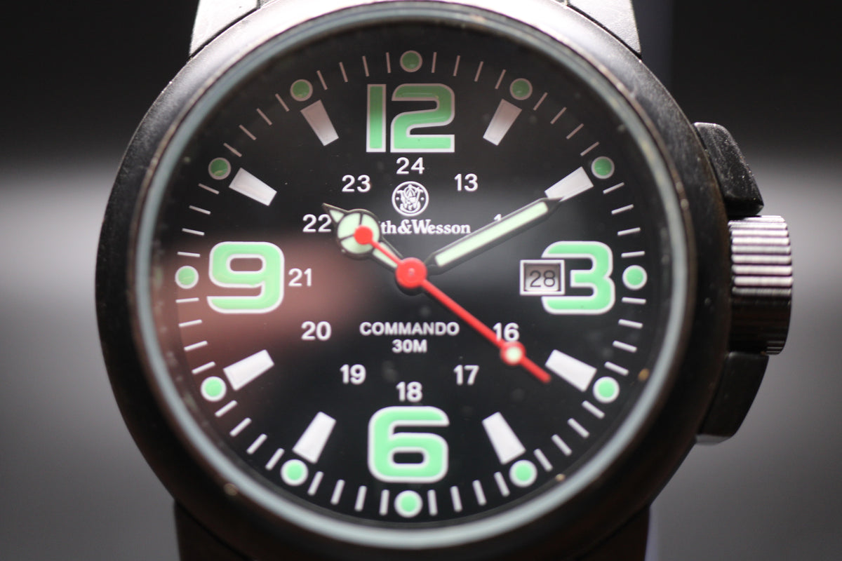 2012 Smith & Wesson Amphibian Commando Quartz Ref. SW-1100